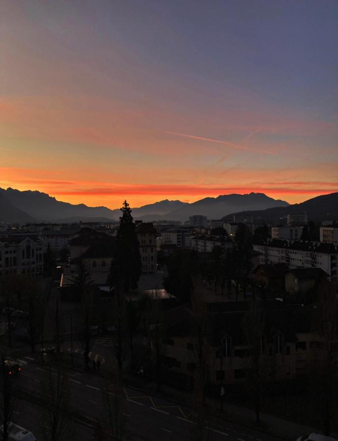 Luxueux Appartement T4 - Lac 5 Min - Parkings Privatifs - Vue Lac Et Montagne Annecy Ngoại thất bức ảnh